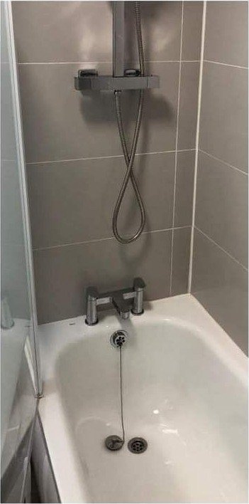 Bathtub detail after Bright Path cleaning